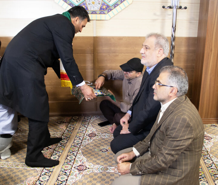 تصاویر / کاروان حامل پرچم متبرک حرم مطهر امام رضا (ع) در قزوین