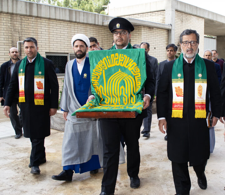 تصاویر / کاروان حامل پرچم متبرک حرم مطهر امام رضا (ع) در قزوین