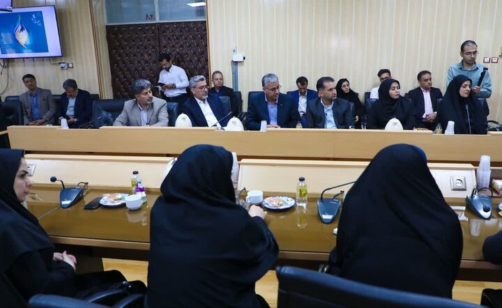 تصاویر/ نواخته شدن زنگ سپاس معلم و زنگ تدریس مجازی در یزد