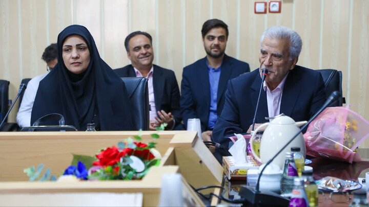 تصاویر/ نواخته شدن زنگ سپاس معلم و زنگ تدریس مجازی در یزد