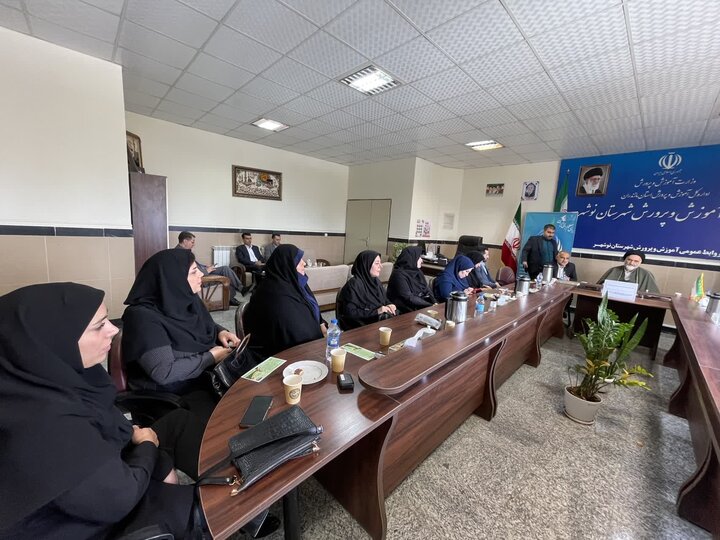 تصاویر/ حضور امام جمعه نوشهر در اداره آموزش و پرورش شهرستان