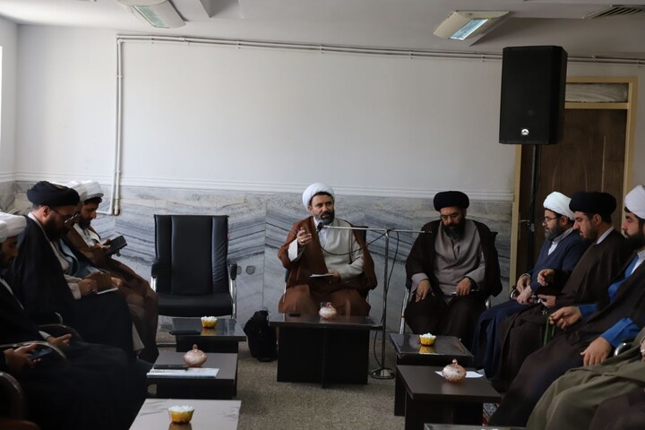 تصاویر /جلسه مدیران مدارس علمیه استان کردستان
