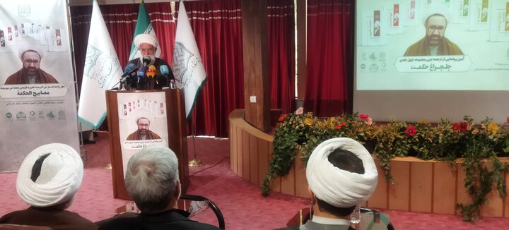 تصاویر/ آیین رونمایی از ترجمه عربی مجموعه چهل جلدی «چلچراغ حکمت»