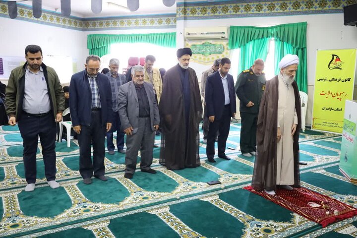 تصاویر/ دیدار صمیمانه نماینده ولی فقیه مازندران با خانواده های شهدای خان طومان شهرستان ساری