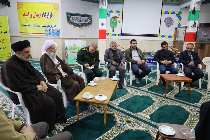 تصاویر/ دیدار صمیمانه نماینده ولی فقیه مازندران با خانواده های شهدای خان طومان شهرستان ساری