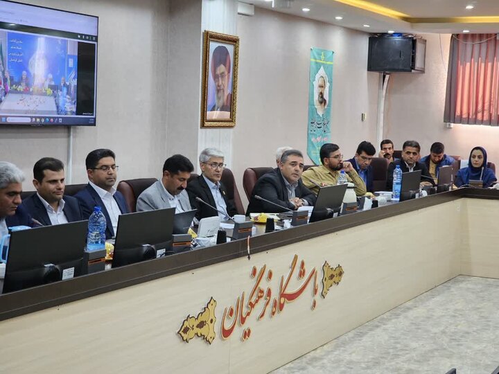 تصاوییر/ آیین تجلیل از معلمان و مدیران برتر مدارس استان کردستان
