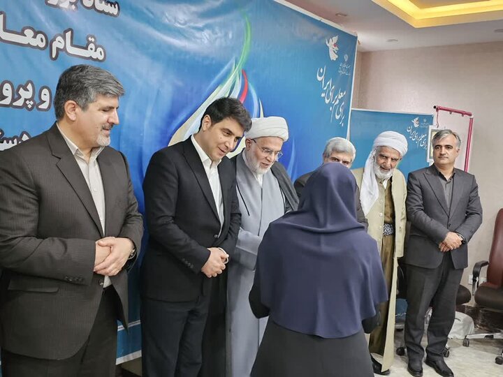 تصاوییر/ آیین تجلیل از معلمان و مدیران برتر مدارس استان کردستان