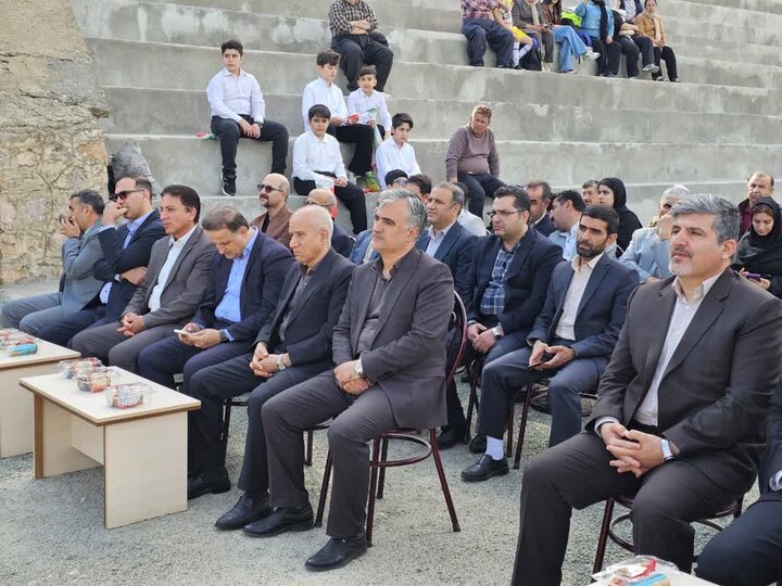 تصاوییر/ آیین تجلیل از معلمان و مدیران برتر مدارس استان کردستان