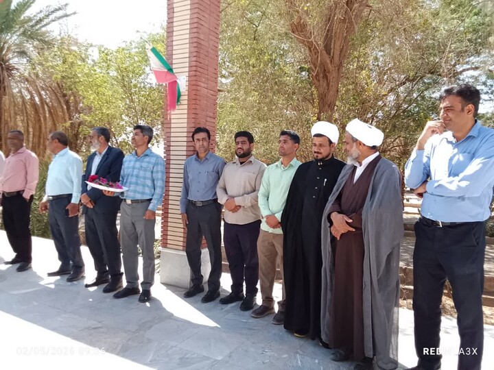 تصاویر/ غبارروبی گلزار شهداد