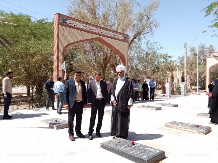 تصاویر/ غبارروبی گلزار شهداد