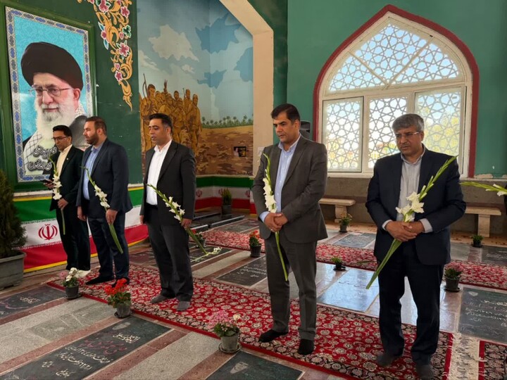تصاویر/تجدید میثاق مسئولان رفسنجان با شهدا