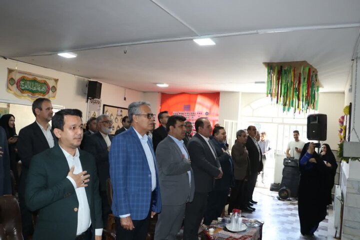 تصاویر/نواختن زنگ سپاس معلم در ساوه