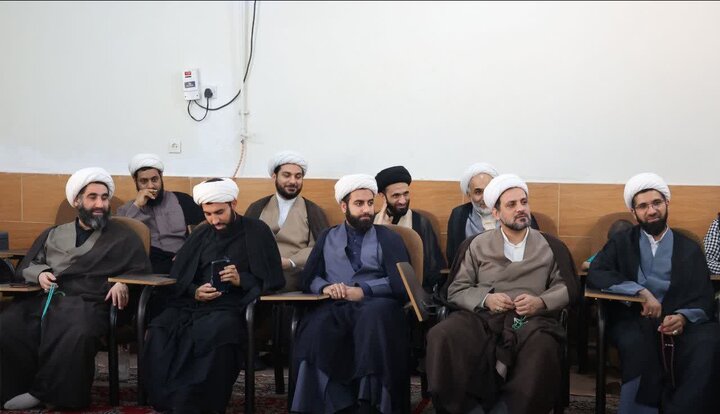 تصاویر/حضور آیت‌الله  سید محمد علی موسوی جزایری در نشست اساتید حوزه علمیه امام خمینی (ره) اهواز