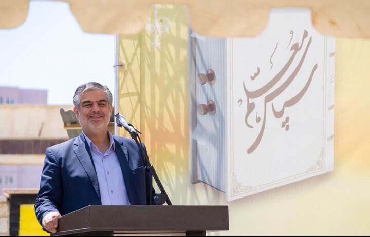 تصاویر/نواخته‌شدن زنگ سپاس معلم در اراک