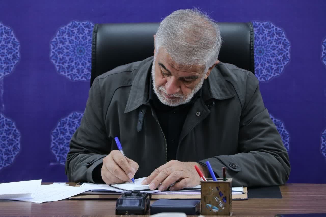 مسئولان استان یزد در پیام هایی روز معلم را تبریک گفتند