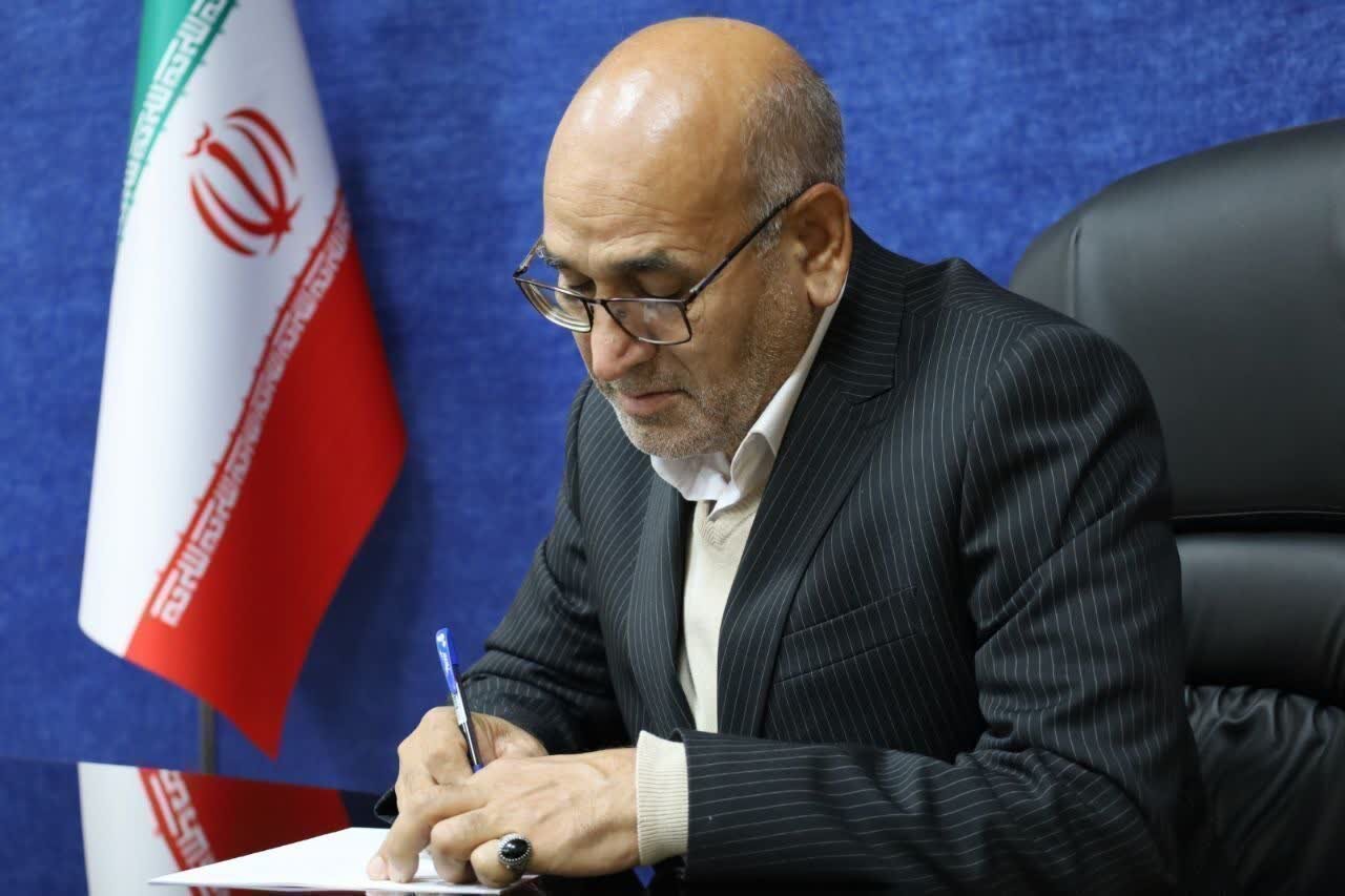 مسئولان استان یزد در پیام هایی روز معلم را تبریک گفتند