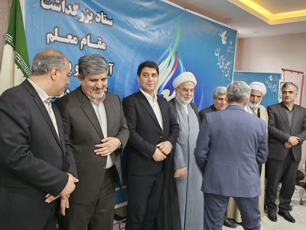 تصاویر/ آیین تجلیل از معلمان و مدیران برتر مدارس استان کردستان