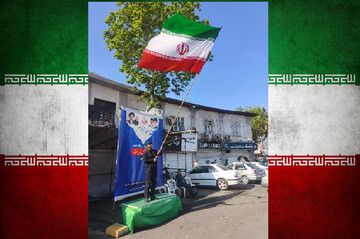 تصاویر/ پرچم‌داری اعضای کانون مداحان شهرستان بهشهر و کیاسر در پویش «این پرچم زمین نمی افتد»