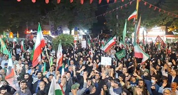 فیلم| تجمع مردم انقلابی خرم آباد در قرار شبانه