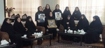 دیدار بانوان حوزوی مرند با خانواده زوج شهید/ تجلیل از مقام شهیدان «نیک‌نیا» و «پیرغلام»