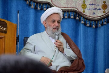 تصاویر/ تجلیل امام جمعه شهرستان بابل از خادمان مدرسه علمیه خاتم الانبیاء(ص)