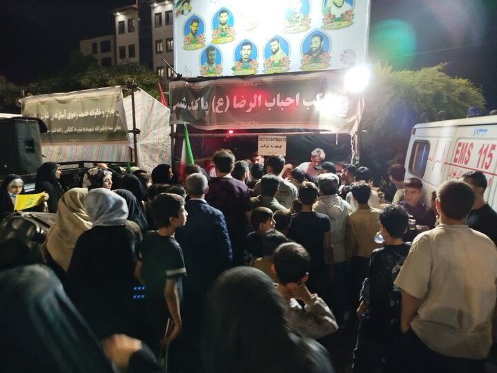 تصاوسر/ خدمات‌رسانی مواکب به مردم پاکدشت در تجمعات خیابانی