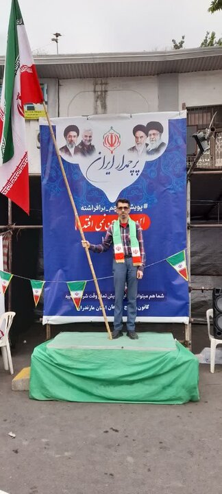 تصاویر/ پرچم داری جمعی از اعضای کانون مداحان در بهشهر و کیاسر