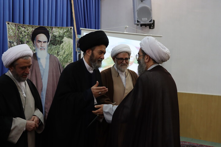 تصاویر/ مراسم تجلیل از اساتید حوزه علمیه اردبیل