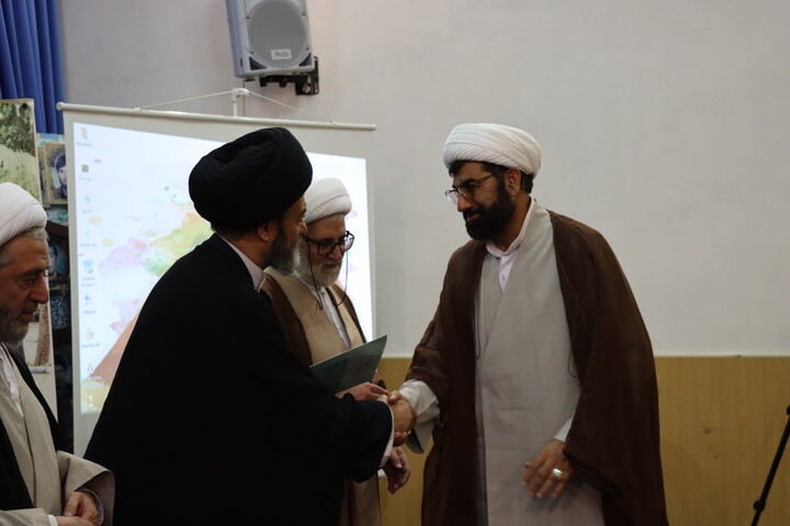 تصاویر/ مراسم تجلیل از اساتید حوزه علمیه اردبیل