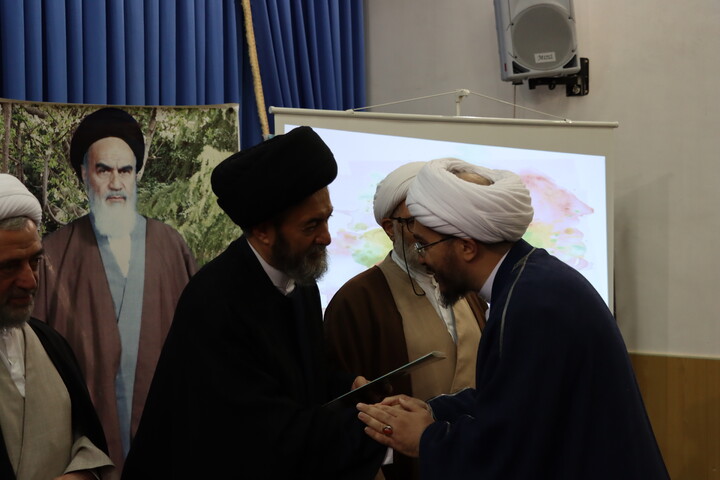 تصاویر/ مراسم تجلیل از اساتید حوزه علمیه اردبیل