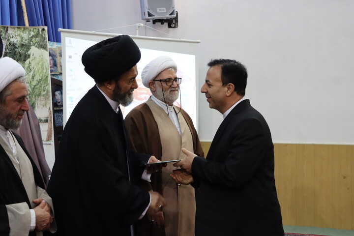تصاویر/ مراسم تجلیل از اساتید حوزه علمیه اردبیل