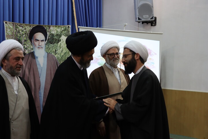 تصاویر/ مراسم تجلیل از اساتید حوزه علمیه اردبیل