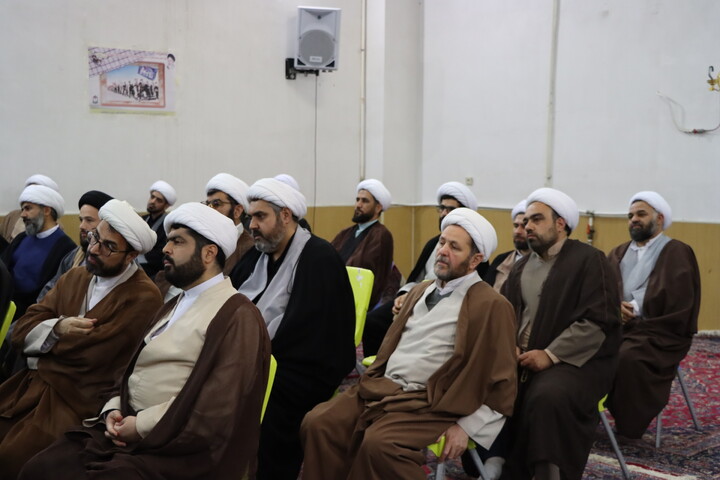 تصاویر/ مراسم تجلیل از اساتید حوزه علمیه اردبیل