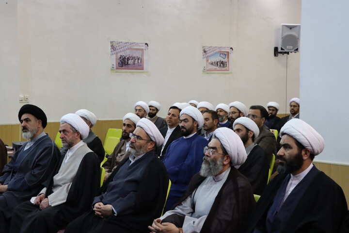 تصاویر/ مراسم تجلیل از اساتید حوزه علمیه اردبیل