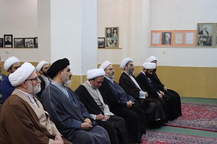 تصاویر/ مراسم تجلیل از اساتید حوزه علمیه اردبیل