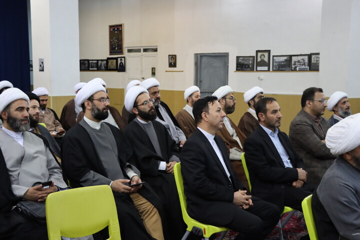 تصاویر/ مراسم تجلیل از اساتید حوزه علمیه اردبیل