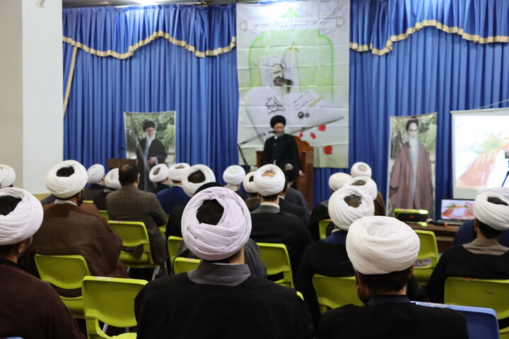 تصاویر/ مراسم تجلیل از اساتید حوزه علمیه اردبیل