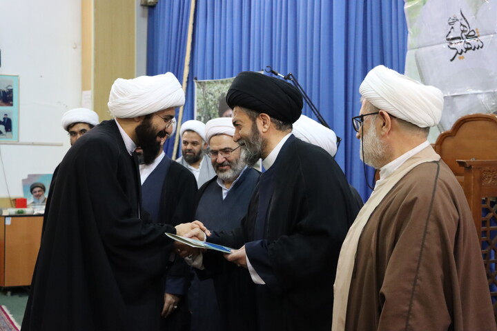 تصاویر/ مراسم تجلیل از اساتید حوزه علمیه اردبیل