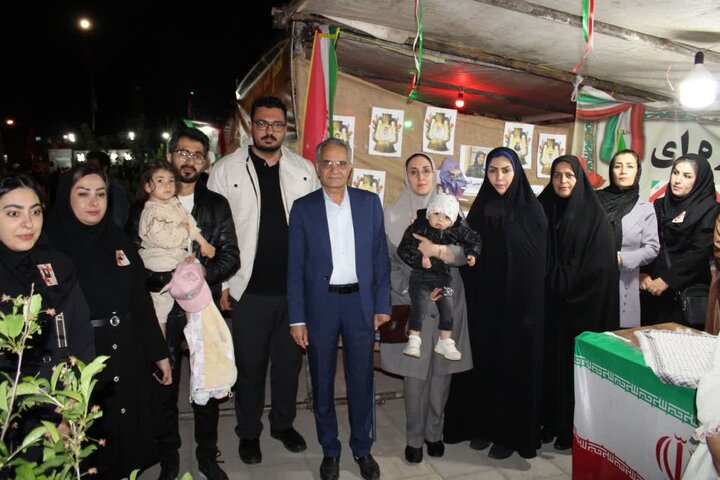 تصاویر/ تجلیل رئیس اداره تبلیغات اسلامی ماکو از معلمین فعال در مواکب تجمعات شبانه این شهرستان