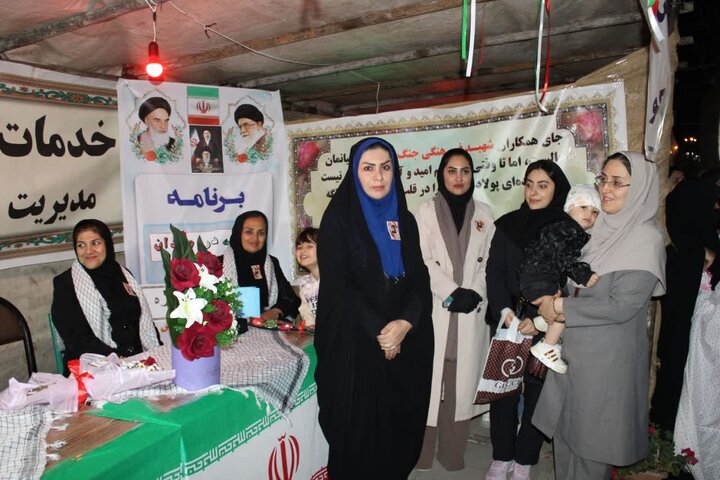 تصاویر/ تجلیل رئیس اداره تبلیغات اسلامی ماکو از معلمین فعال در مواکب تجمعات شبانه این شهرستان