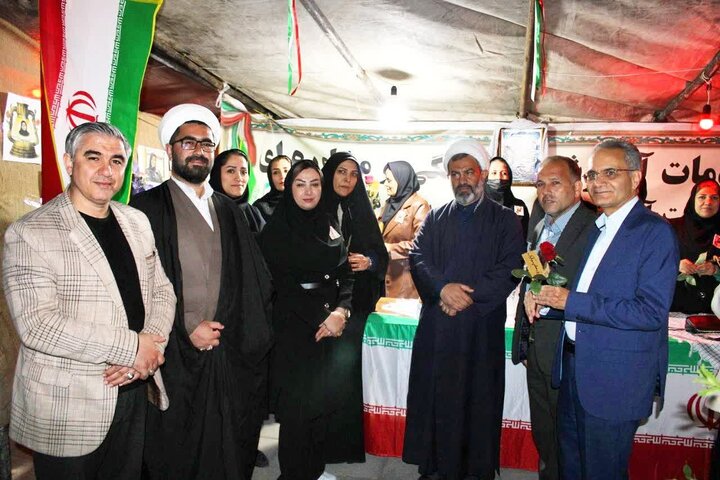تصاویر/ تجلیل رئیس اداره تبلیغات اسلامی ماکو از معلمین فعال در مواکب تجمعات شبانه این شهرستان