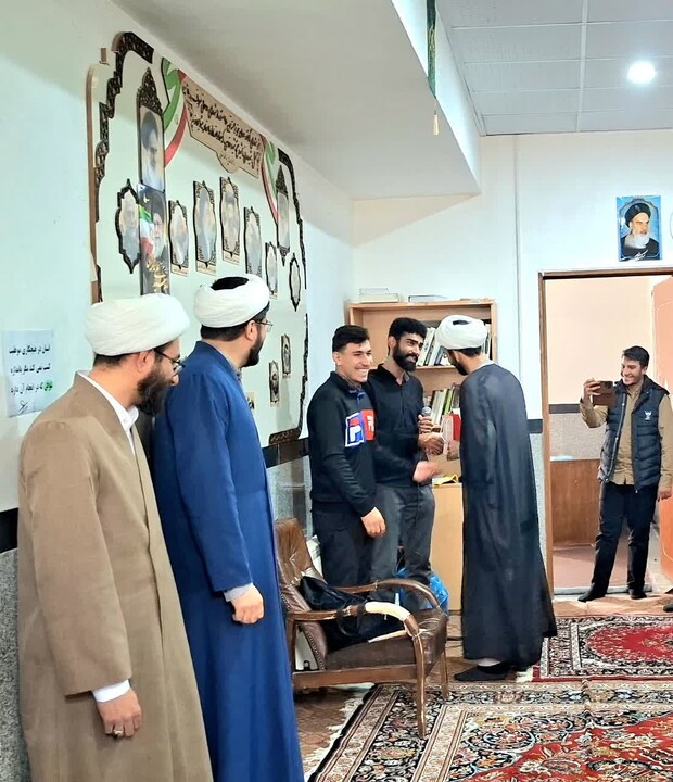 تصاویر /  آیین تقدیر از اساتید و کادر اجرایی مدرسه علمیه صاحب الزمان(عج) اسدآباد