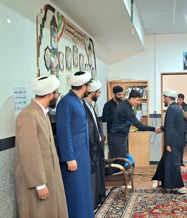 تصاویر /  آیین تقدیر از اساتید و کادر اجرایی مدرسه علمیه صاحب الزمان(عج) اسدآباد