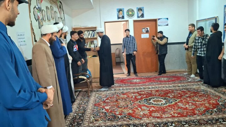 تصاویر /  آیین تقدیر از اساتید و کادر اجرایی مدرسه علمیه صاحب الزمان(عج) اسدآباد
