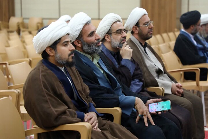 تصاویر/ مراسم گرامیداشت آیت‌الله شهید مرتضی مطهری (ره) و  مقام معلم در مدرسه علمیه مدینة العلم کاظمیه یزد برگزار شد