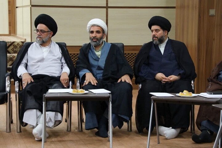 تصاویر/ مراسم گرامیداشت آیت‌الله شهید مرتضی مطهری (ره) و  مقام معلم در مدرسه علمیه مدینة العلم کاظمیه یزد برگزار شد