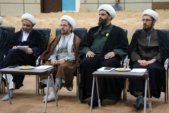 تصاویر/ مراسم گرامیداشت آیت‌الله شهید مرتضی مطهری (ره) و  مقام معلم در مدرسه علمیه مدینة العلم کاظمیه یزد برگزار شد