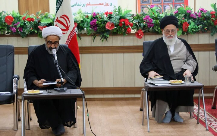 تصاویر/ مراسم گرامیداشت آیت‌الله شهید مرتضی مطهری (ره) و  مقام معلم در مدرسه علمیه مدینة العلم کاظمیه یزد برگزار شد
