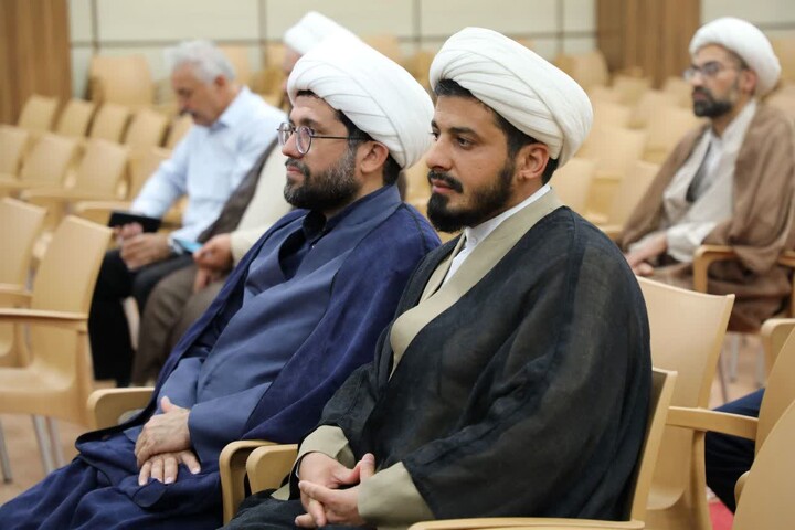 تصاویر/ مراسم گرامیداشت آیت‌الله شهید مرتضی مطهری (ره) و  مقام معلم در مدرسه علمیه مدینة العلم کاظمیه یزد برگزار شد