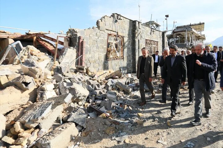 تصاویر / بازدید استاندار همدان از واحد تولیدی آسیب‌دیده در تجاوز رژیم صهیونیستی و آمریکا
